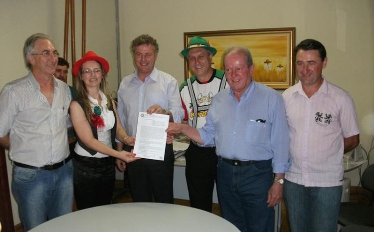  Municípios da região de Palmitos recebem convênios e subvenções