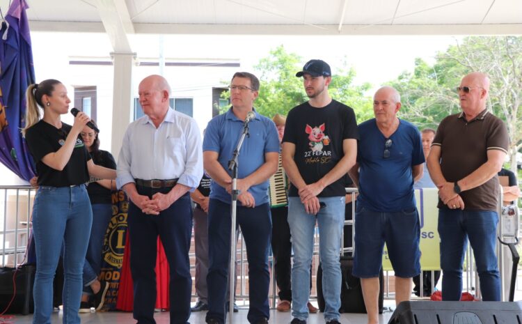  Deputado Marcos Vieira confirma recursos para hospital de Modelo