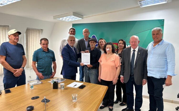  Moradores de Bom Retiro buscam apoio de Marcos Vieira para resolver problemas de saneamento