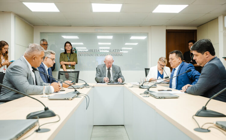  Comissão de Finanças aprova reajuste do Salário Mínimo Regional em SC