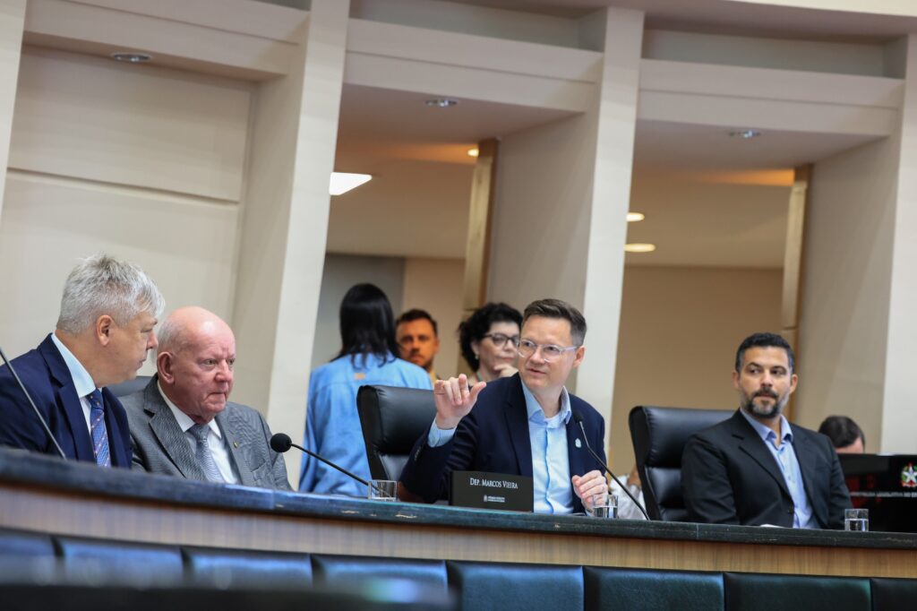 Deputado Marcos Vieira destaca papel da Alesc no superávit das contas do Estado de Santa Catarina