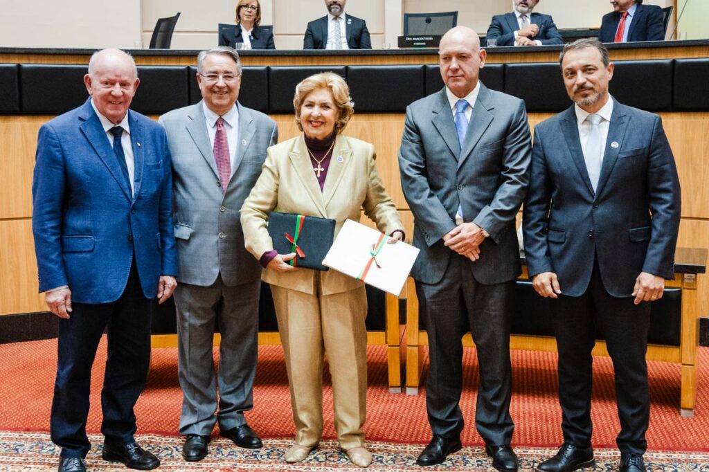 Alesc homenageia Ponte Hercílio Luz e personagens que marcaram sua história